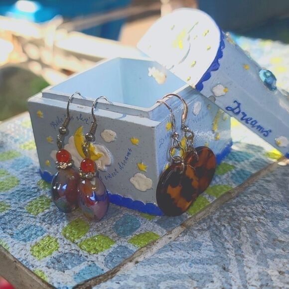 "Little Tortie" & "Mystic Rose" 2sets of earrings - Picture 2 of 5